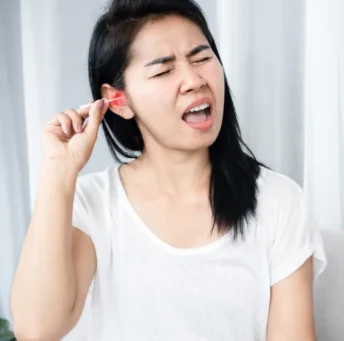 microsuction-ear-wax-7 microsuction-ear-wax-7