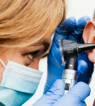 microsuction-ear-wax-service-4 microsuction-ear-wax-service-4